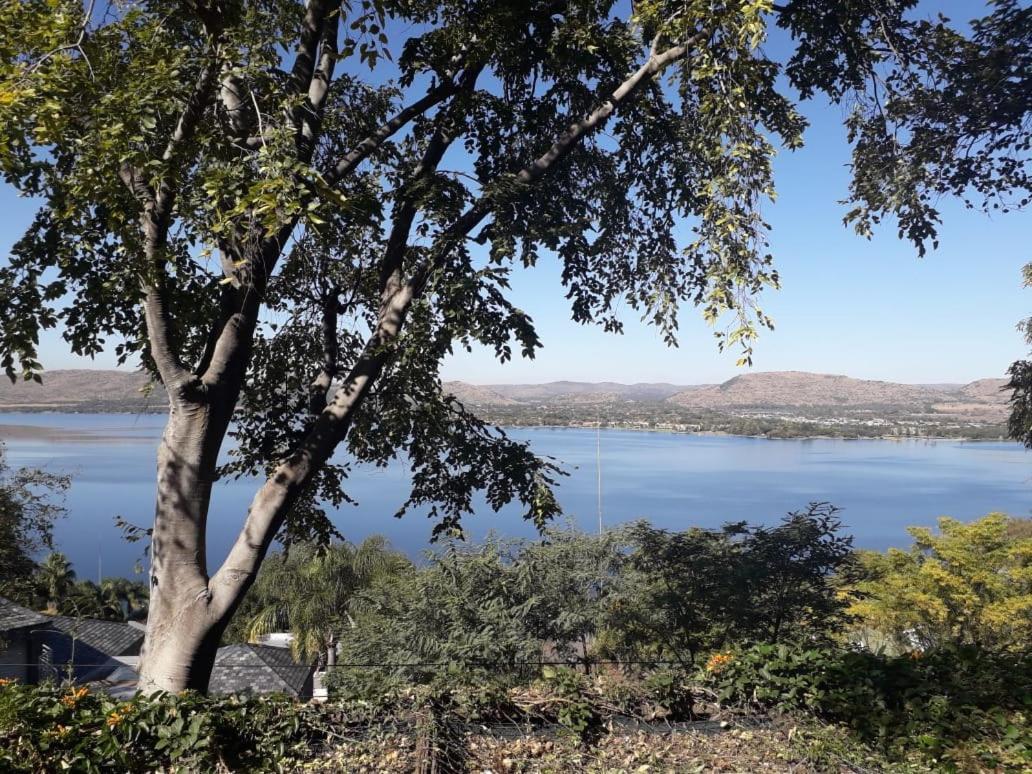 Hartbeespoortdam Lodge Exterior photo