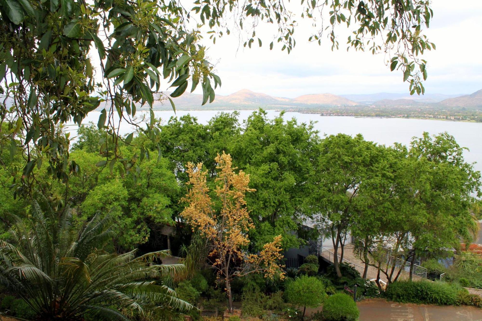 Hartbeespoortdam Lodge Exterior photo